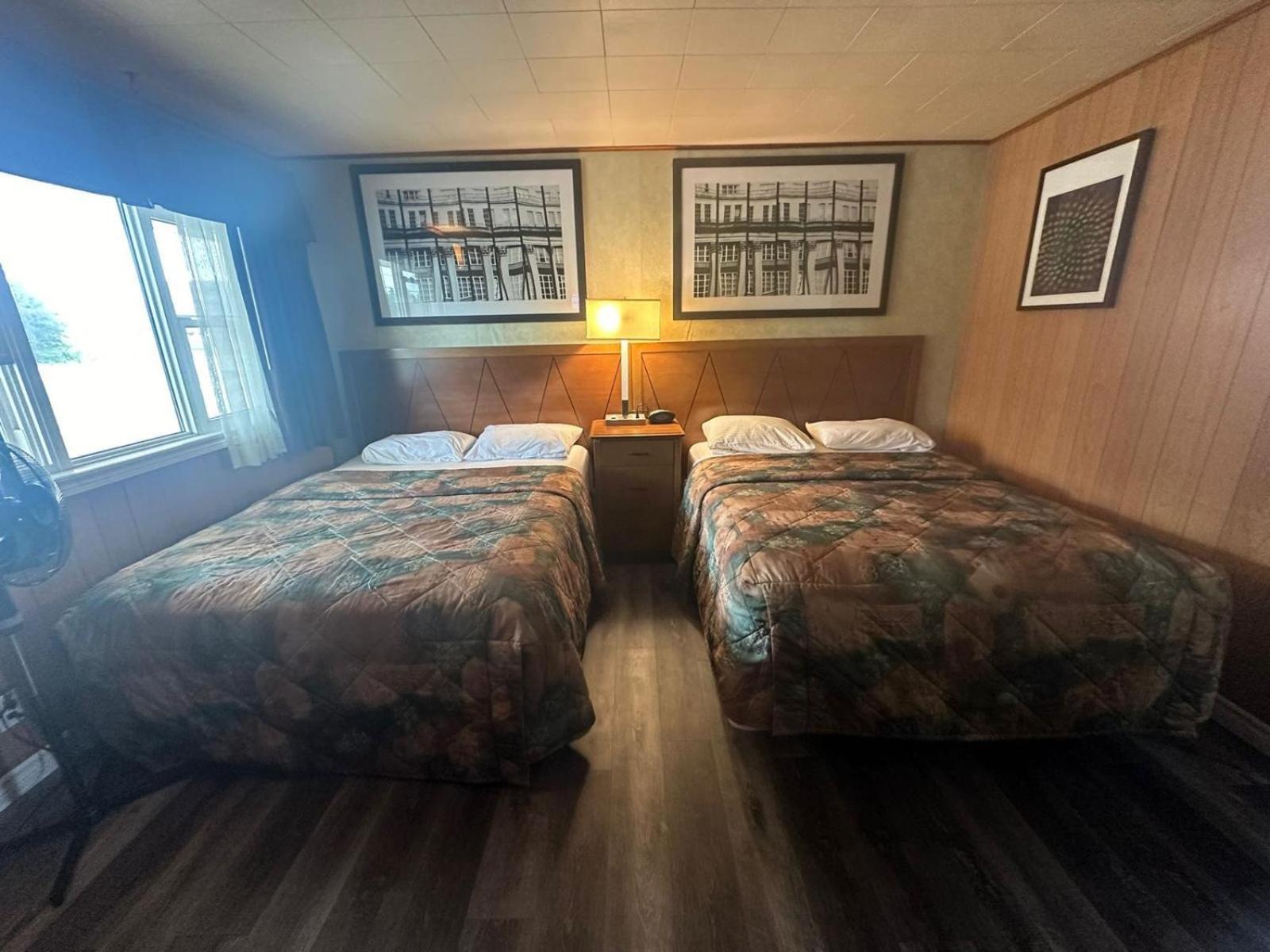 Pine Ridge Motel Timmins Exterior foto
